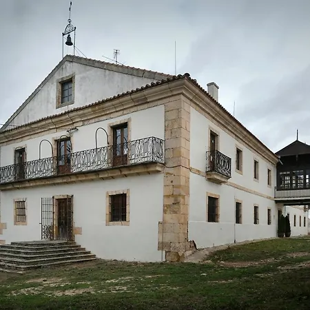 Palacio Conde De Aldana Con Piscina Entre Encinares Y Dehesas Holiday home *