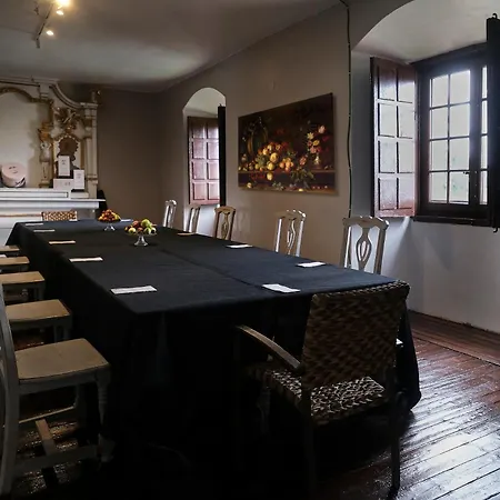 Palacio Conde De Aldana Con Piscina Entre Encinares Y Dehesas Hébergement de vacances *