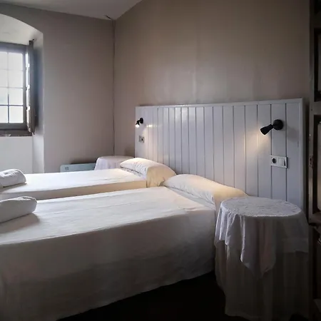 Palacio Conde De Aldana Con Piscina Entre Encinares Y Dehesas