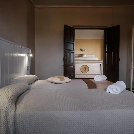 Palacio Conde De Aldana Con Piscina Entre Encinares Y Dehesas Holiday home *