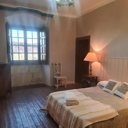 Hébergement de vacances Palacio Conde De Aldana Con Piscina Entre Encinares Y Dehesas