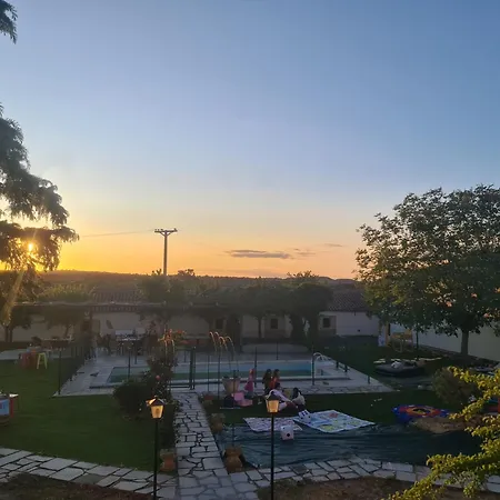 Palacio Conde De Aldana Con Piscina Entre Encinares Y Dehesas Prázdninový dům