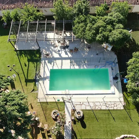 Holiday home Palacio Conde De Aldana Con Piscina Entre Encinares Y Dehesas