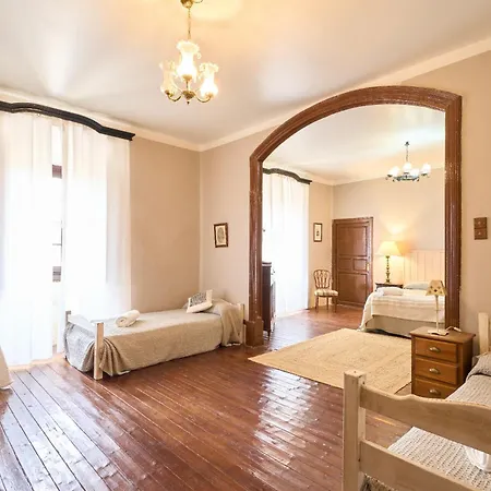 Holiday home Palacio Conde De Aldana Con Piscina Entre Encinares Y Dehesas