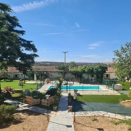 Palacio Conde De Aldana Con Piscina Entre Encinares Y Dehesas *