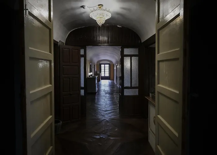 Holiday home Palacio Conde De Aldana Con Piscina Entre Encinares Y Dehesas Terradillos