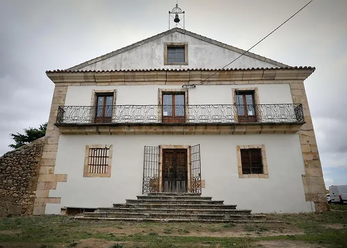 Palacio Conde De Aldana Con Piscina Entre Encinares Y Dehesas *