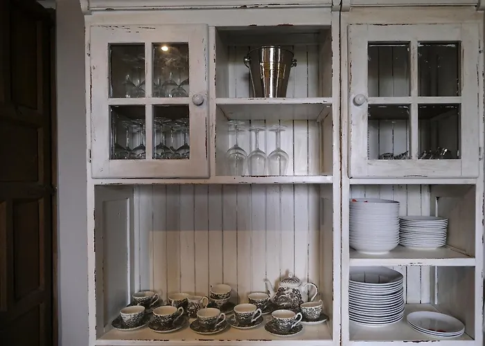 Holiday home Palacio Conde De Aldana Con Piscina Entre Encinares Y Dehesas