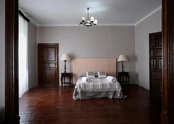 Palacio Conde De Aldana Con Piscina Entre Encinares Y Dehesas Holiday home