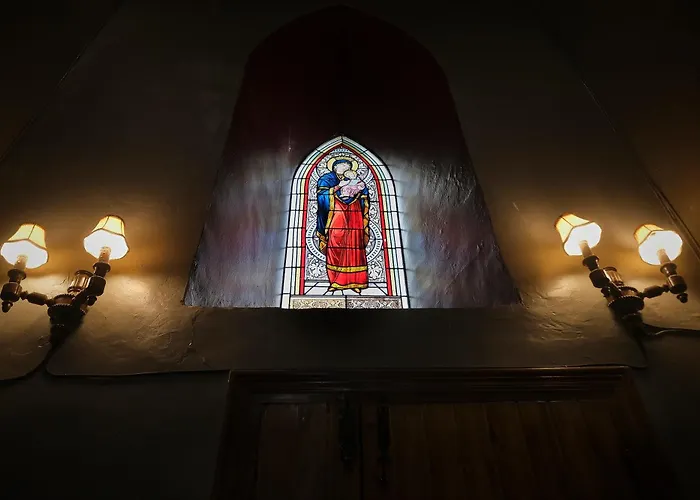 Holiday home Palacio Conde De Aldana Con Piscina Entre Encinares Y Dehesas Terradillos