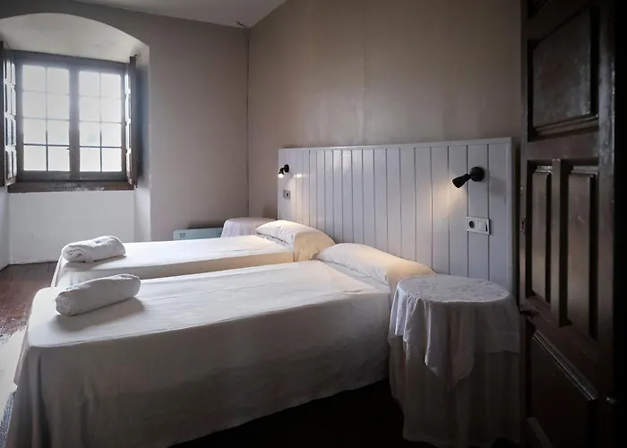 Palacio Conde De Aldana Con Piscina Entre Encinares Y Dehesas