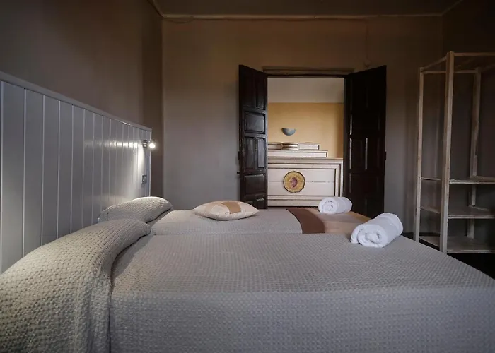 Palacio Conde De Aldana Con Piscina Entre Encinares Y Dehesas Holiday home *