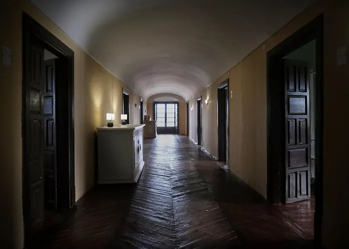 Holiday home Palacio Conde De Aldana Con Piscina Entre Encinares Y Dehesas