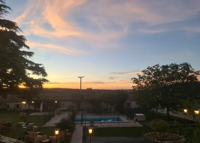 Palacio Conde De Aldana Con Piscina Entre Encinares Y Dehesas *