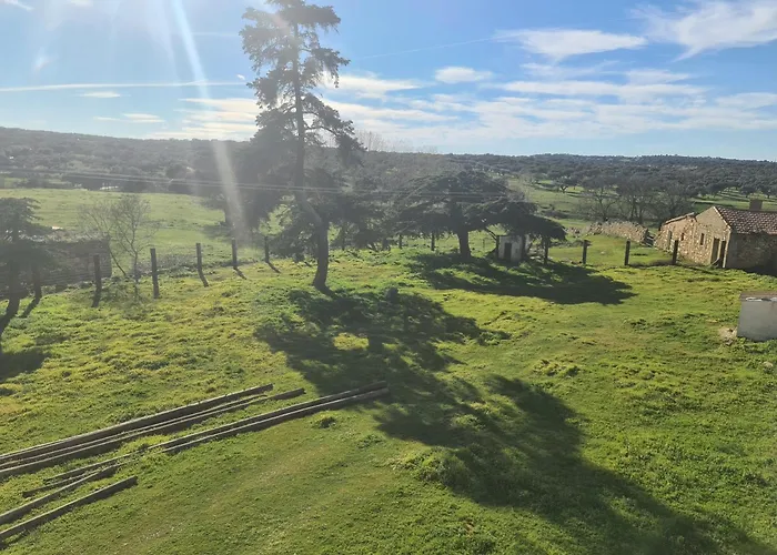 Holiday home Palacio Conde De Aldana Con Piscina Entre Encinares Y Dehesas *