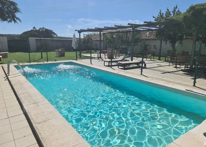 Palacio Conde De Aldana Con Piscina Entre Encinares Y Dehesas Holiday home *