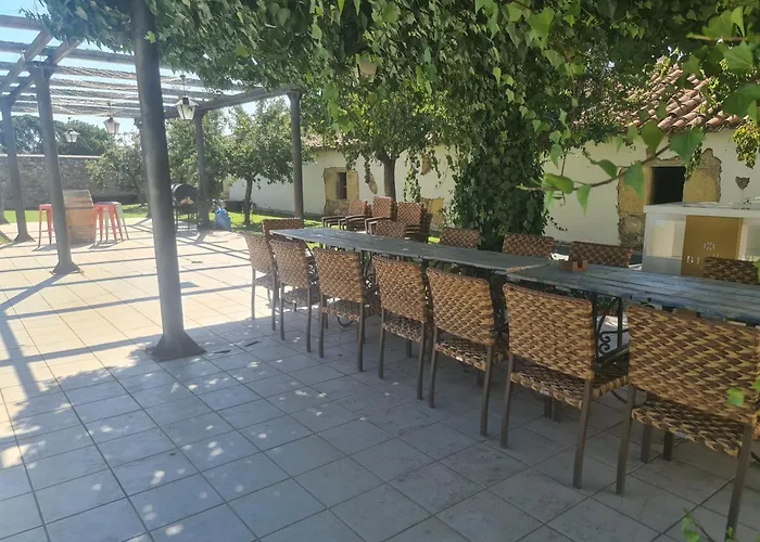 Holiday home Palacio Conde De Aldana Con Piscina Entre Encinares Y Dehesas *