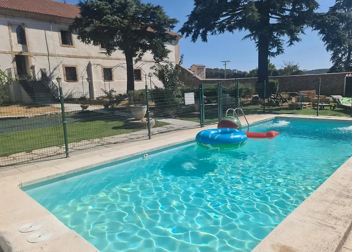 Palacio Conde De Aldana Con Piscina Entre Encinares Y Dehesas *