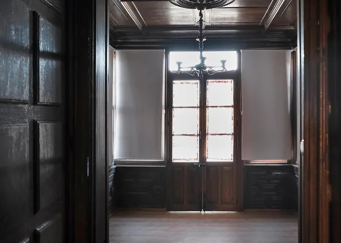 Holiday home Palacio Conde De Aldana Con Piscina Entre Encinares Y Dehesas Terradillos