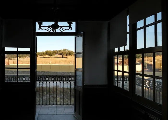 Holiday home Palacio Conde De Aldana Con Piscina Entre Encinares Y Dehesas *